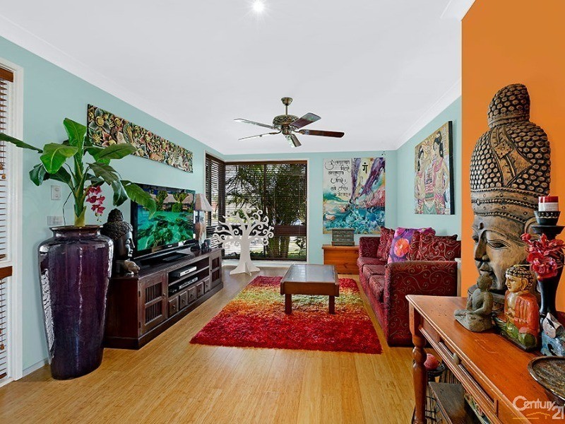 4 Lamb Close, Bateau Bay NSW 2261