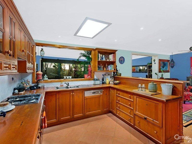 4 Lamb Close, Bateau Bay NSW 2261