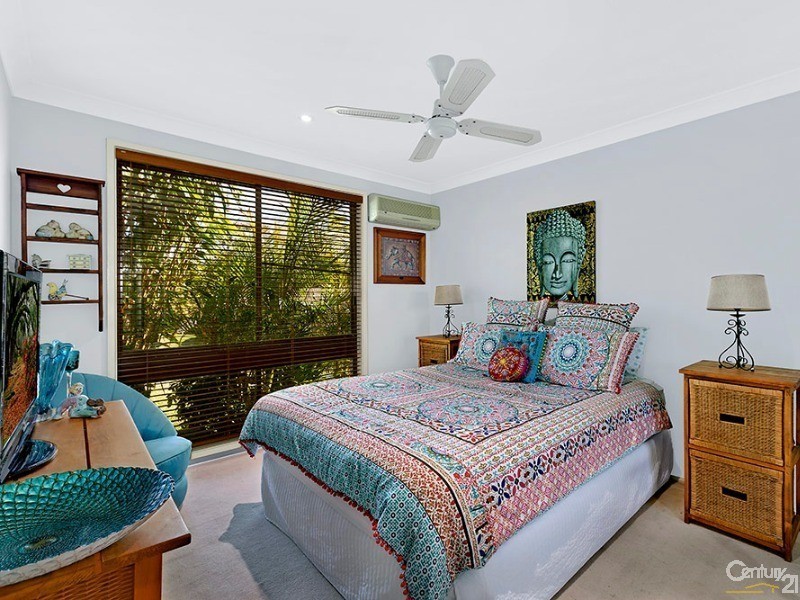 4 Lamb Close, Bateau Bay NSW 2261