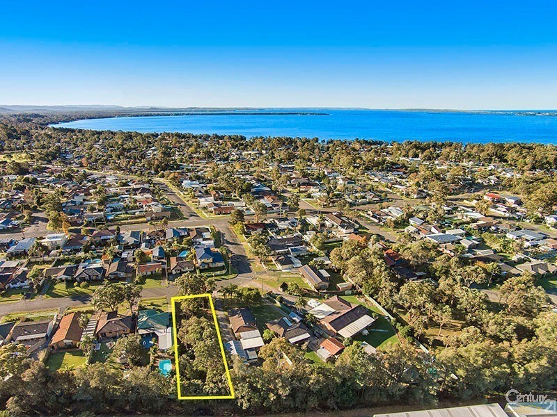 16 Lucas Crescent, Berkeley Vale NSW 2261