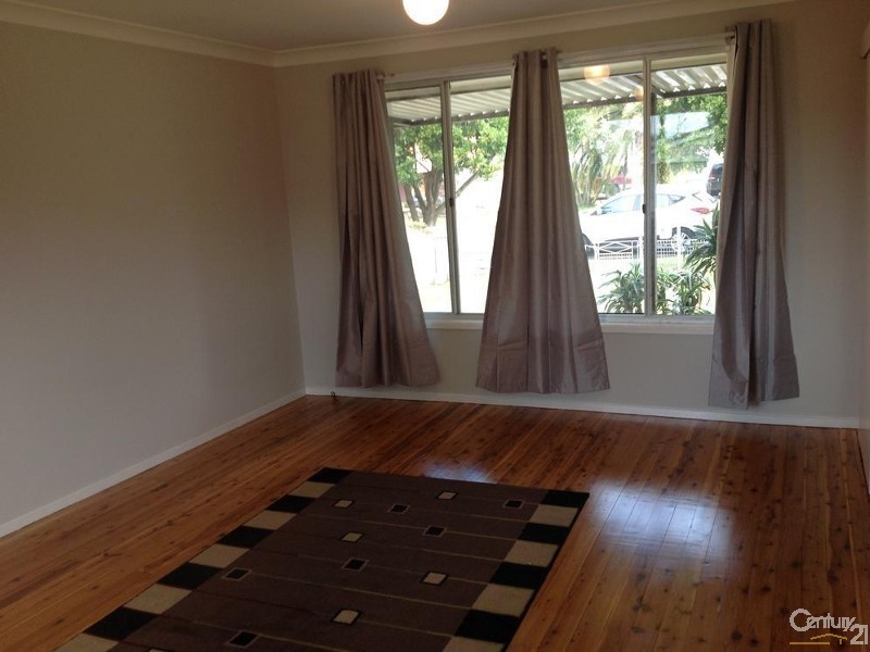 8 Yeddenba Avenue, Blue Bay NSW 2261