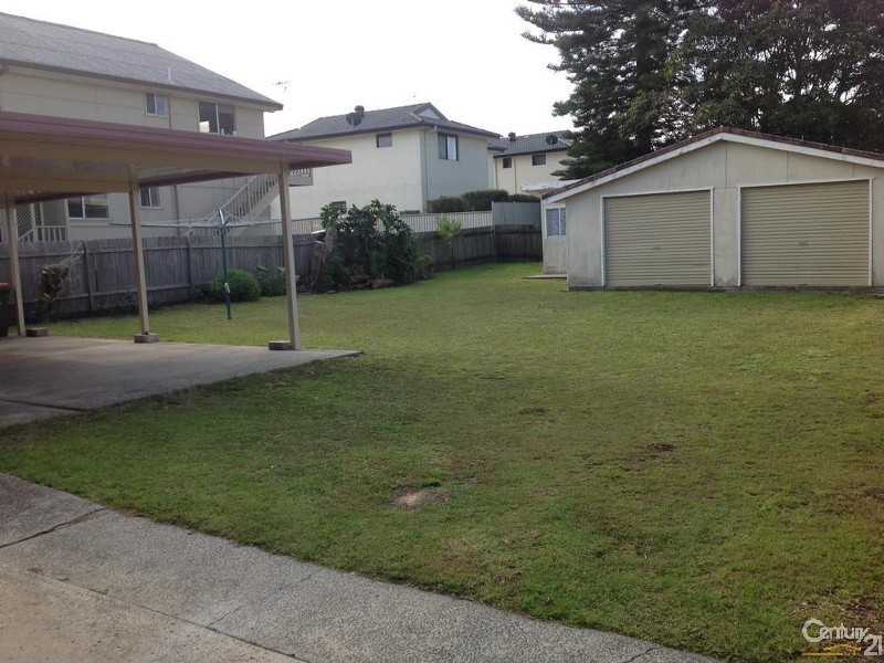 8 Yeddenba Avenue, Blue Bay NSW 2261