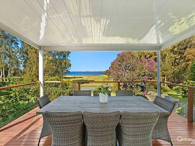 327 Lakedge Avenue, Berkeley Vale NSW 2261