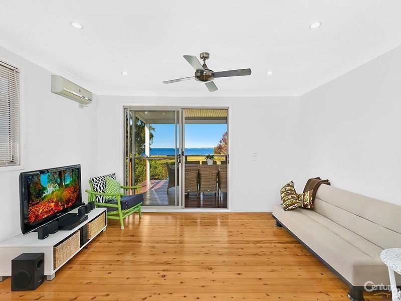 327 Lakedge Avenue, Berkeley Vale NSW 2261