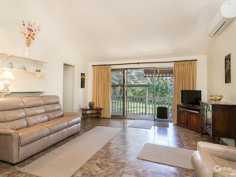28 Jeannie Crescent, Berkeley Vale NSW 2261