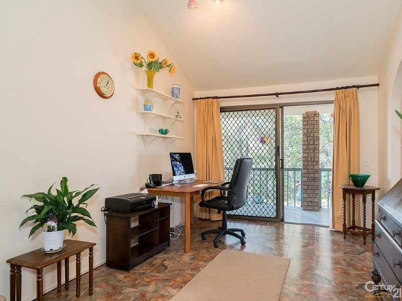28 Jeannie Crescent, Berkeley Vale NSW 2261