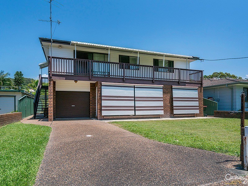 52 Clare Crescent, Berkeley Vale NSW 2261