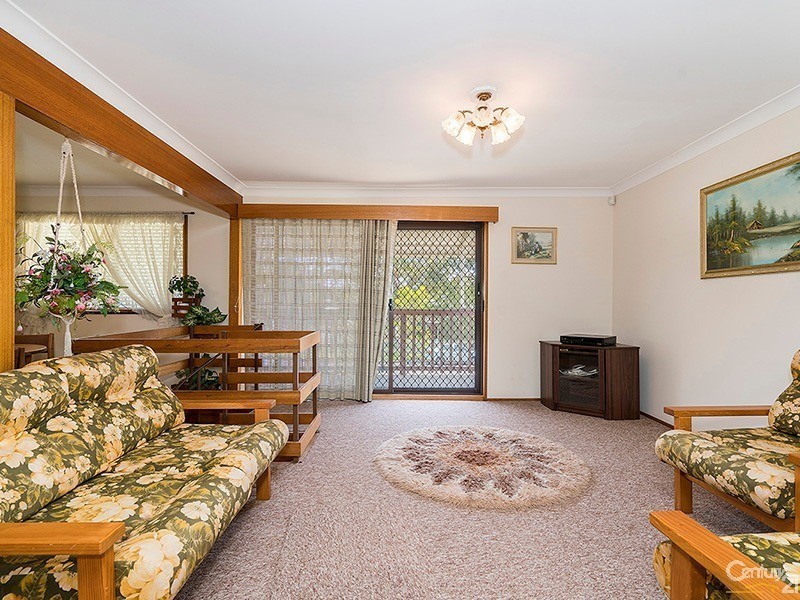 52 Clare Crescent, Berkeley Vale NSW 2261