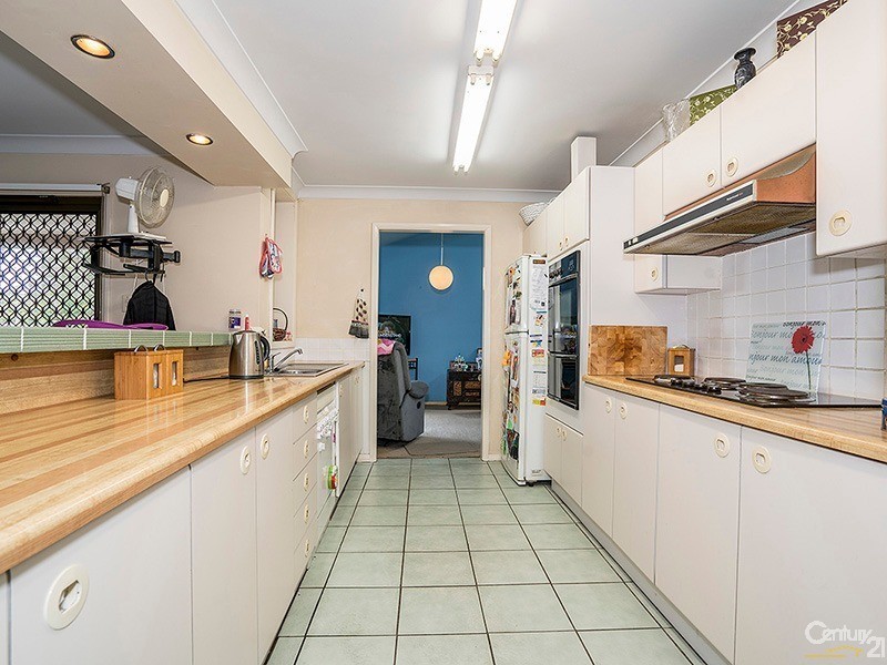 3 Waroon Avenue, Berkeley Vale NSW 2261