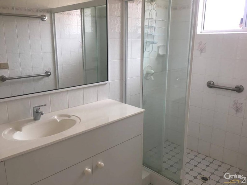 216/15 Lorraine Avenue, Berkeley Vale NSW 2261