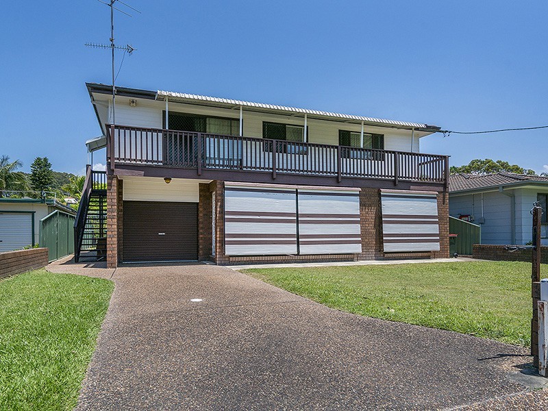 52 Clare Crescent, Berkeley Vale NSW 2261