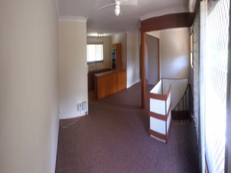 52 Clare Crescent, Berkeley Vale NSW 2261