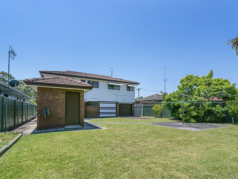 52 Clare Crescent, Berkeley Vale NSW 2261
