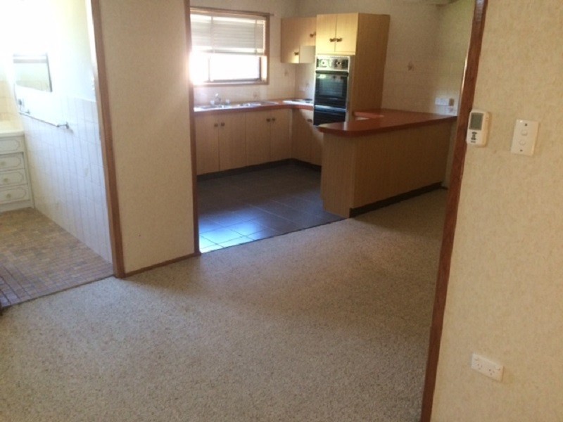 52 Clare Crescent, Berkeley Vale NSW 2261