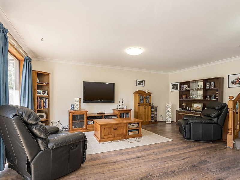 24 Haigh Close, Berkeley Vale NSW 2261
