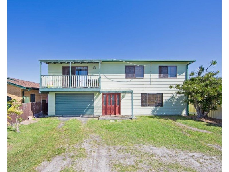 37 Bondi Rd, The Entrance North NSW 2261