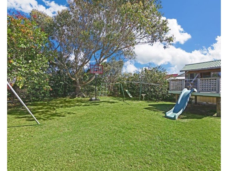 37 Bondi Rd, The Entrance North NSW 2261