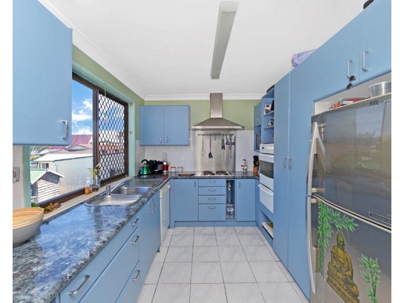 37 Bondi Rd, The Entrance North NSW 2261