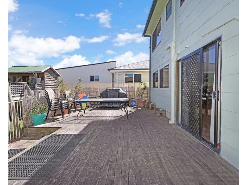 37 Bondi Rd, The Entrance North NSW 2261