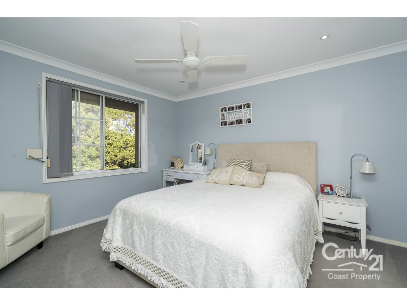 220 Cresthaven Avenue, Bateau Bay NSW 2261