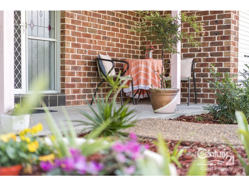 220 Cresthaven Avenue, Bateau Bay NSW 2261