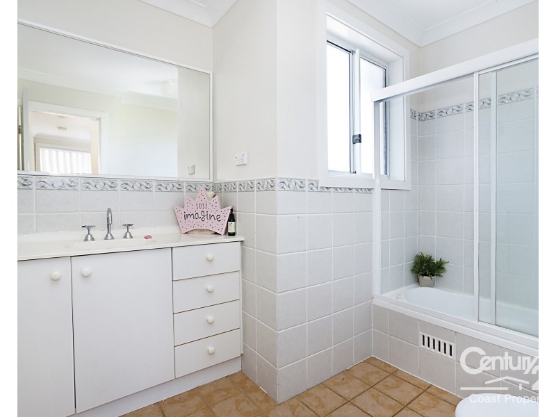 3/2 The Crescent, Blue Bay NSW 2261