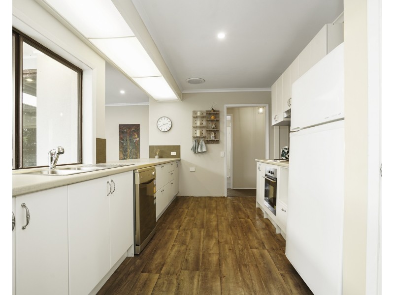 19 Rays Road, Bateau Bay NSW 2261