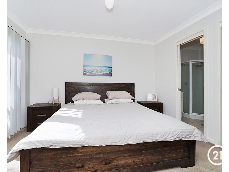 2/2 The Crescent, Blue Bay NSW 2261