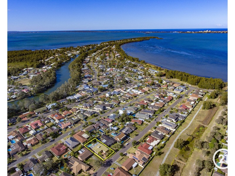 15 Aston Wilde Avenue, Chittaway Bay NSW 2261