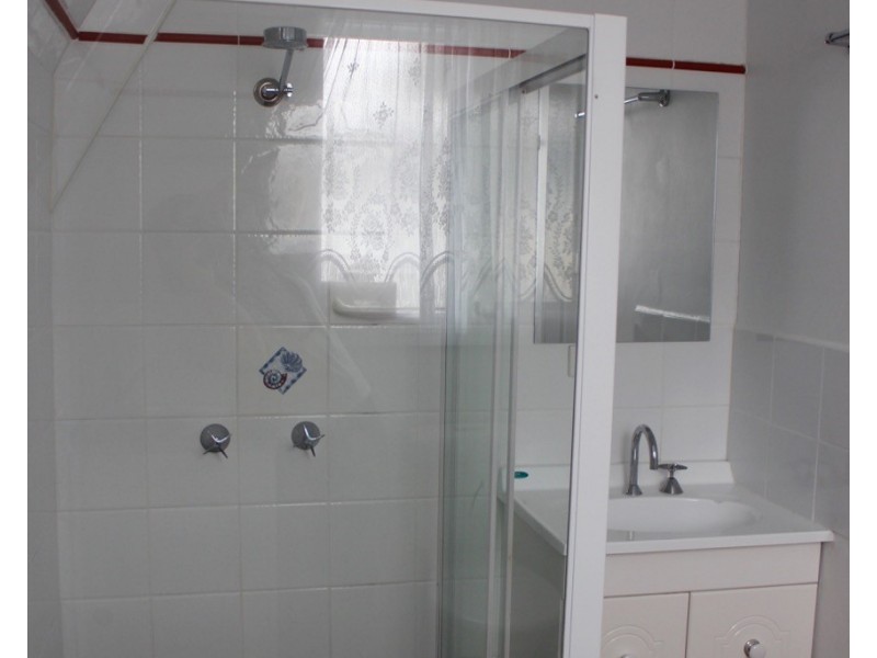 17 Flinders Ave, Killarney Vale NSW 2261