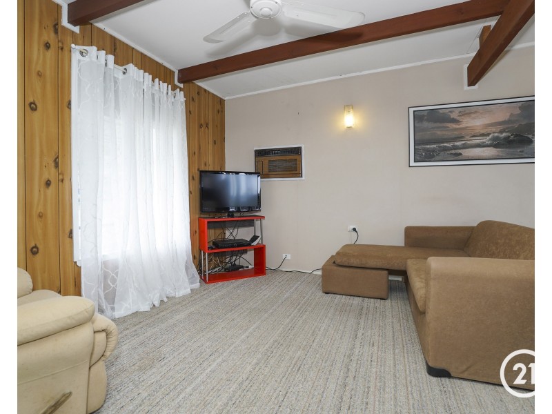 64 Yeramba Road, Summerland Point NSW 2259