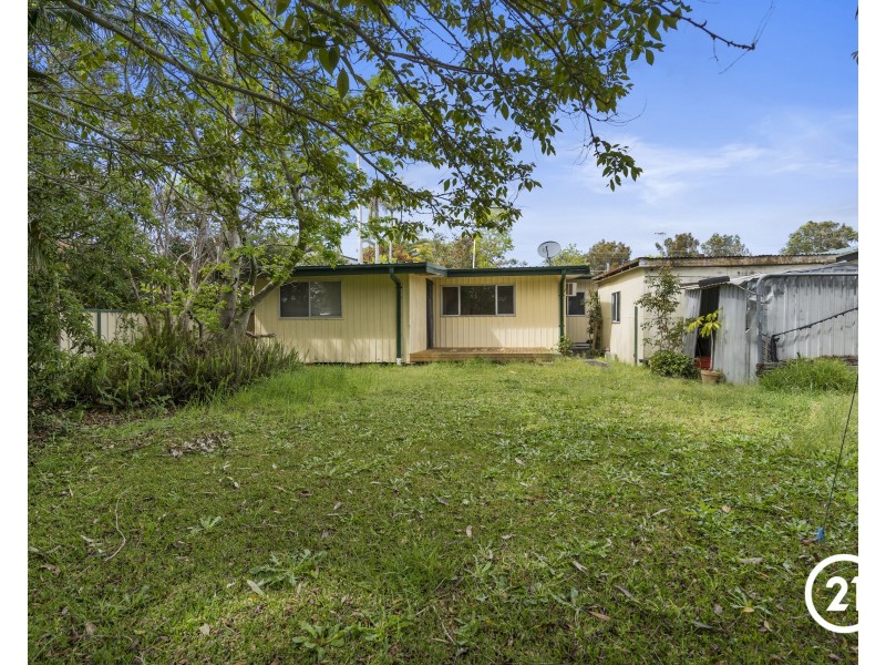 17 Kurraba Parade, Berkeley Vale NSW 2261
