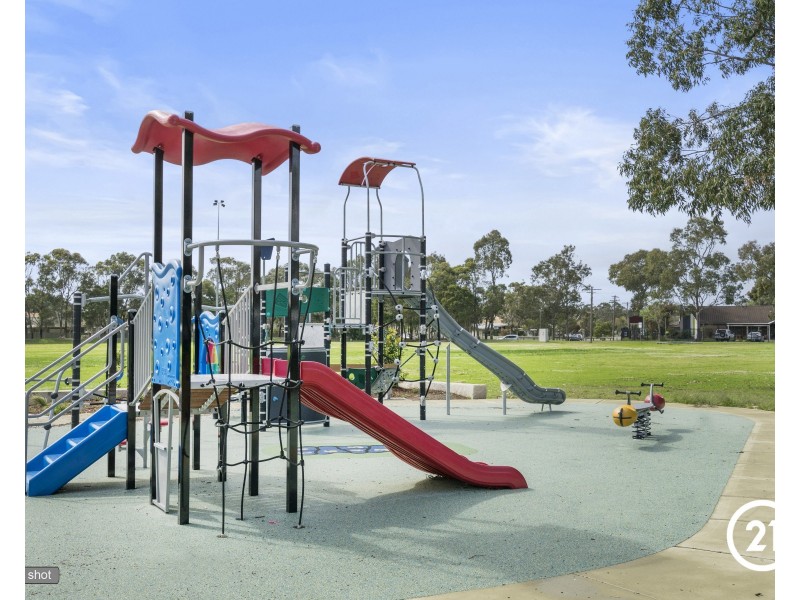 17 Kurraba Parade, Berkeley Vale NSW 2261
