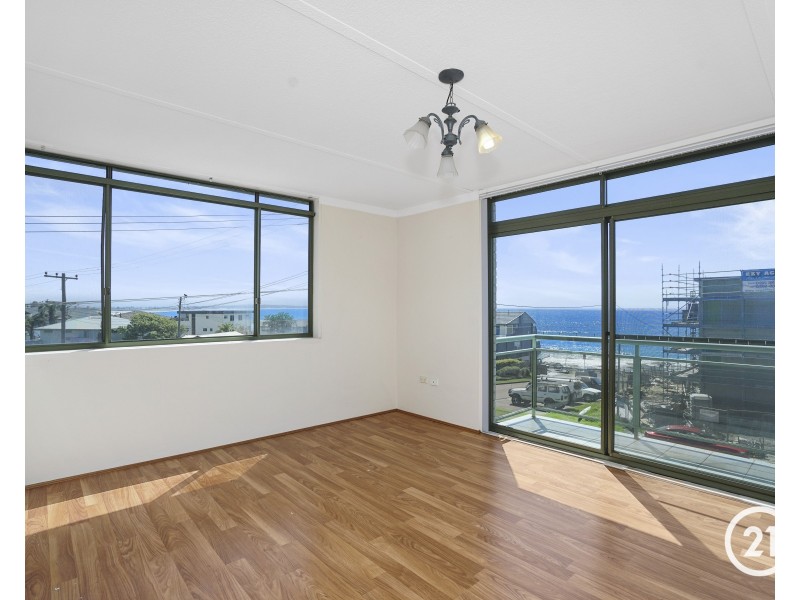 10/105 Ocean Parade, Blue Bay NSW 2261