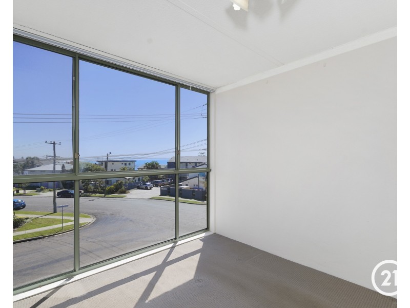 10/105 Ocean Parade, Blue Bay NSW 2261