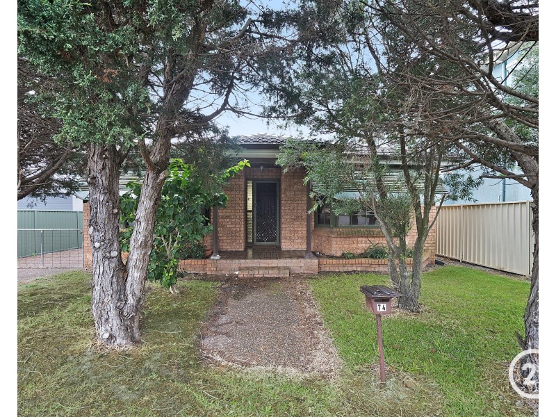 74 Bay Road, Blue Bay NSW 2261