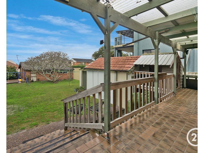 74 Bay Road, Blue Bay NSW 2261