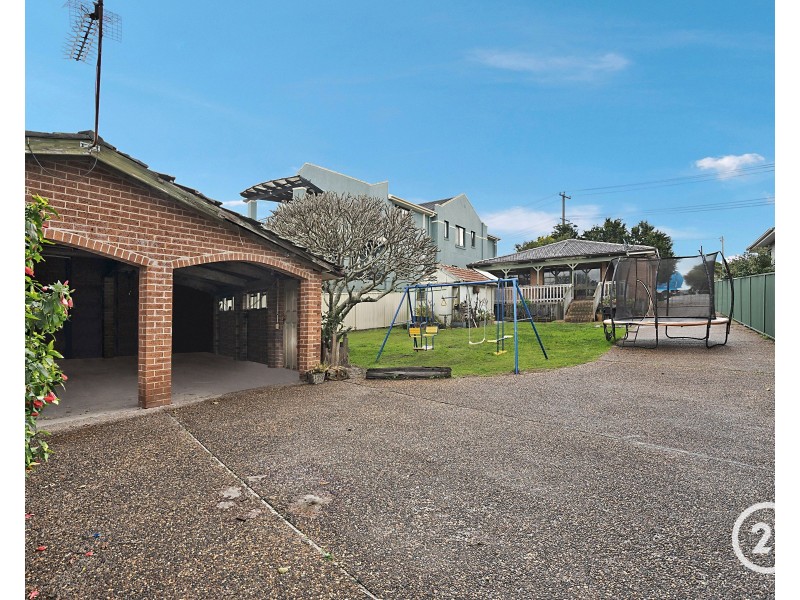 74 Bay Road, Blue Bay NSW 2261