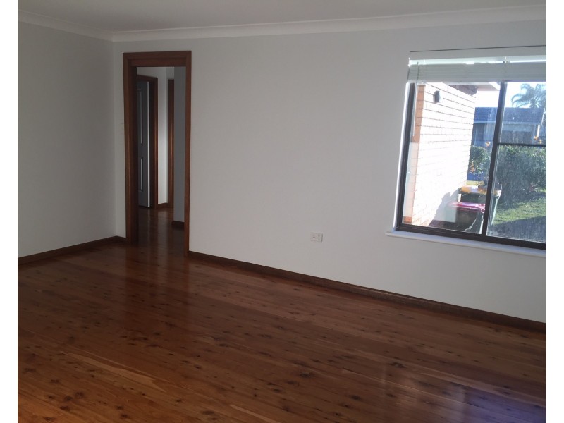 49 Kathleen White Cres, Killarney Vale NSW 2261
