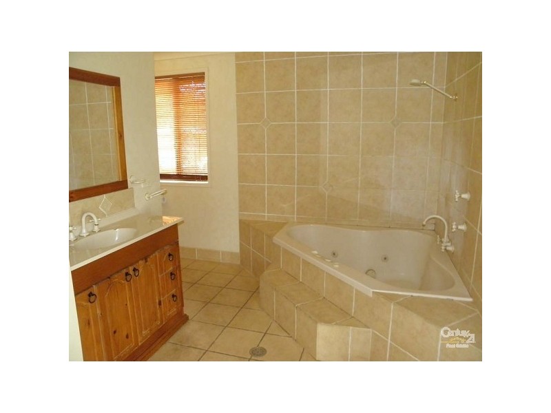 18 Ridgeland Close, Richmond Hill NSW 2480