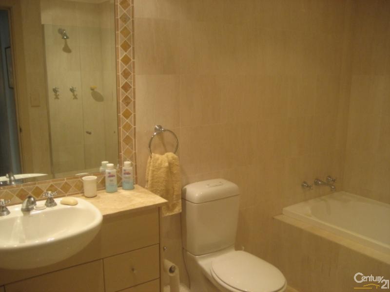 5 Wulumay Close, Rozelle NSW 2039