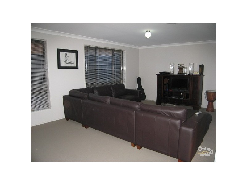 35 Mebbin Circuit, Woongarrah NSW 2259