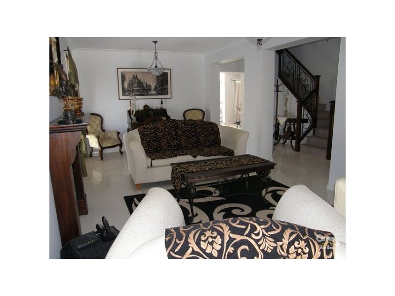 10 Lemon Gum Circuit, Blue Haven NSW 2262
