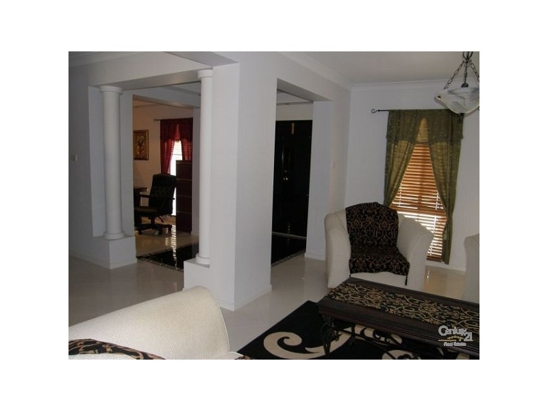 10 Lemon Gum Circuit, Blue Haven NSW 2262