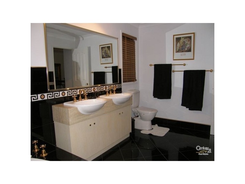 10 Lemon Gum Circuit, Blue Haven NSW 2262