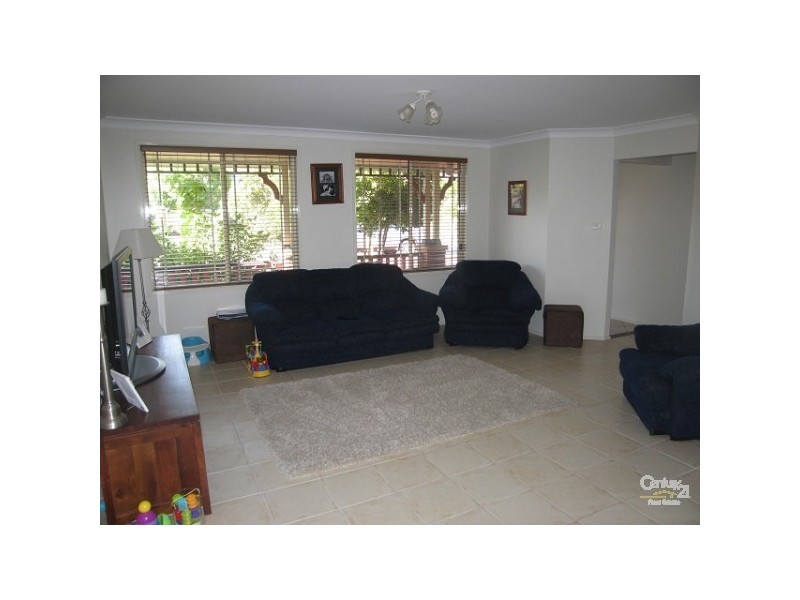 5 Dwyer Street, Blue Haven NSW 2262