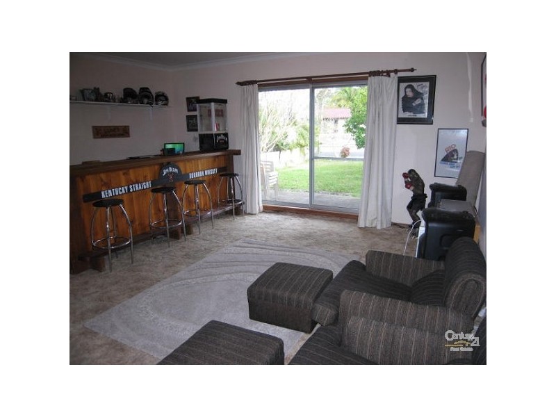 7 Tingira Avenue, Charmhaven NSW 2263