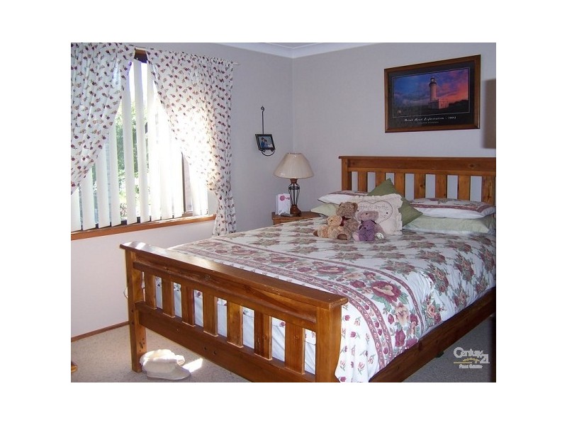 82 Birdwood Avenue, Blue Haven NSW 2262