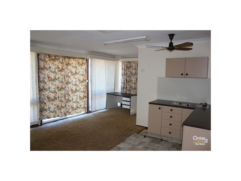 10 Narara Ave, Charmhaven NSW 2263