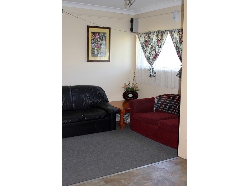 7 Barton Rd, Doyalson NSW 2262